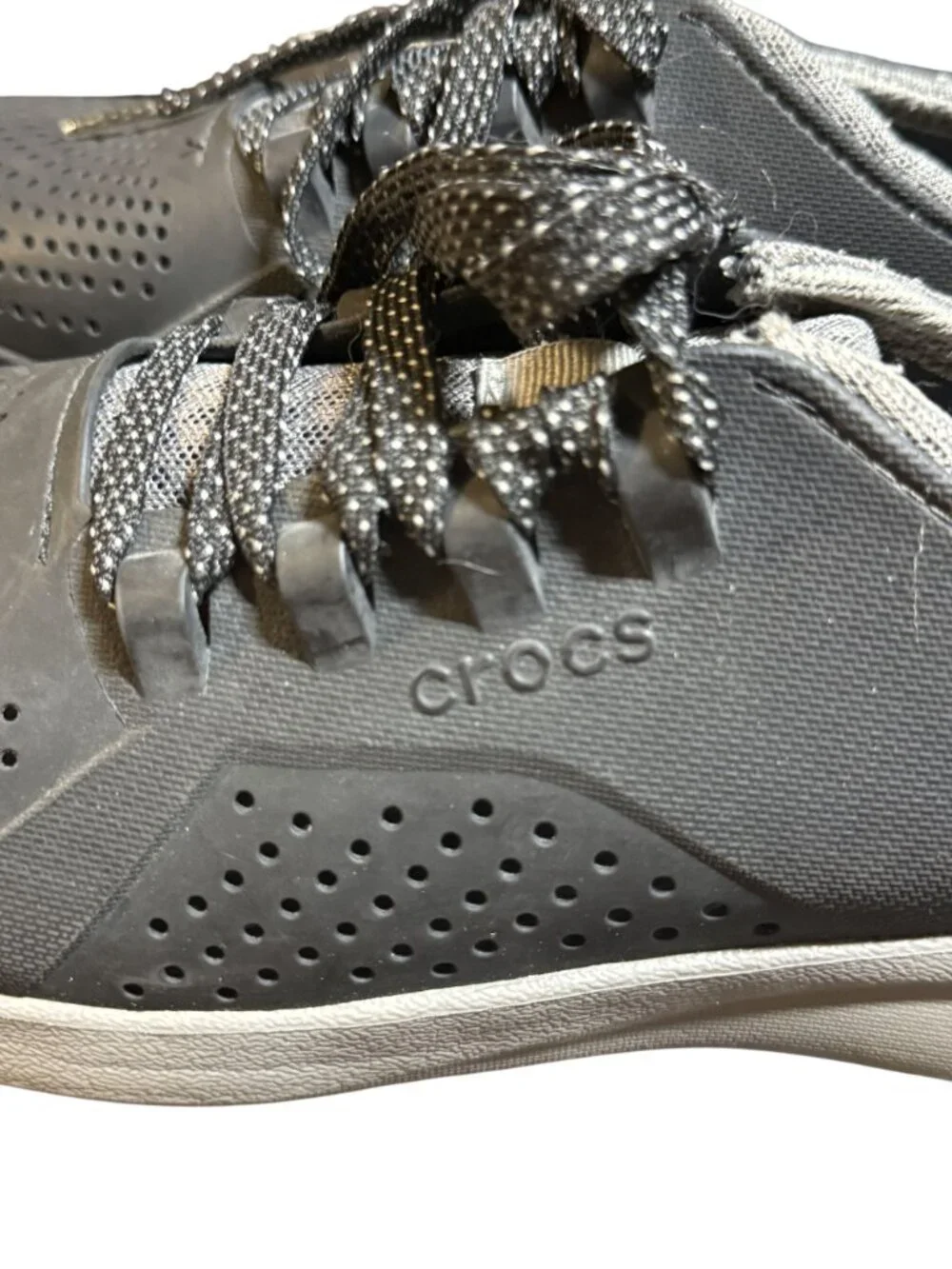 Crocs Mens Lightweight Gray Perforated Sneakers With Lace-Up Closure Size 10